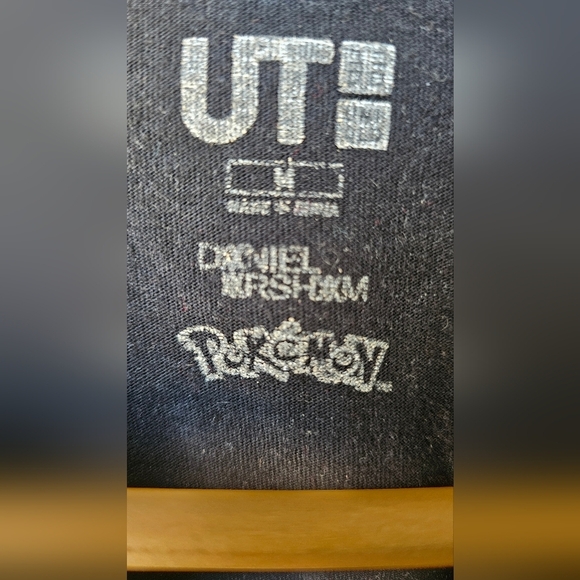 Uniqlo Pokemon Pikachu And Trainer 3020 Black Graphic T-Shirt Size M - Picture 4 of 5